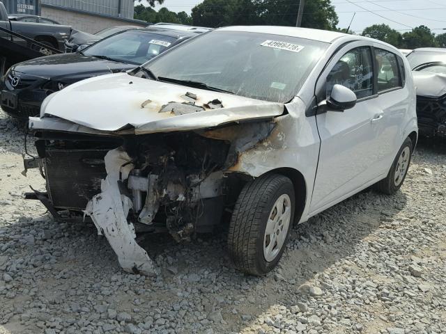 1G1JA6SH9E4128043 - 2014 CHEVROLET SONIC LS WHITE photo 2