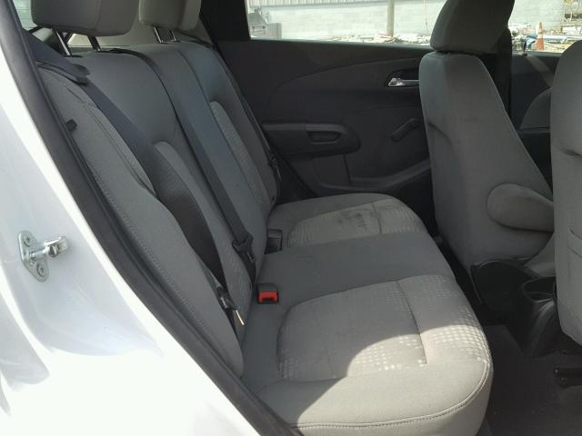 1G1JA6SH9E4128043 - 2014 CHEVROLET SONIC LS WHITE photo 6