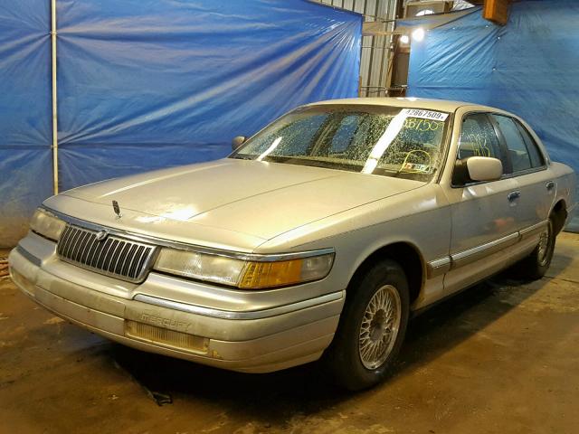 2MECM75W6NX663040 - 1992 MERCURY GRAND MARQ SILVER photo 2