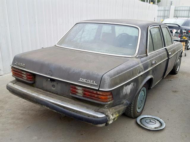 WDBAB23A7CB307977 - 1982 MERCEDES-BENZ 240 D GRAY photo 4