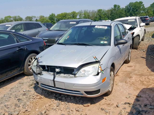 1FAFP34N77W366306 - 2007 FORD FOCUS ZX4 SILVER photo 2