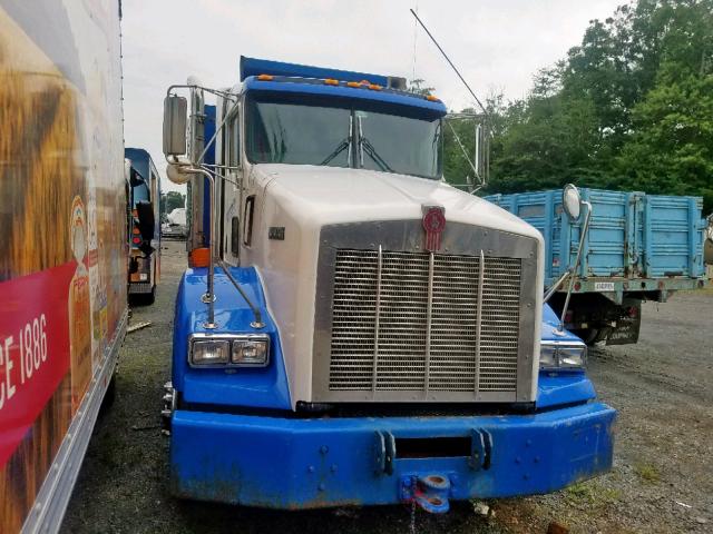 1XKDDT9X64J054396 - 2004 KENWORTH CONSTRUCTI WHITE photo 1