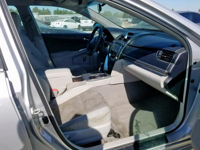 4T1BD1FKXDU065766 - 2013 TOYOTA CAMRY HYBR SILVER photo 5