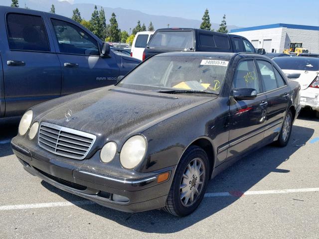 WDBJF65J1YB158966 - 2000 MERCEDES-BENZ E 320 BLACK photo 2