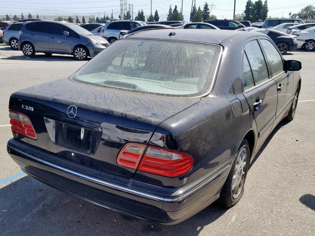 WDBJF65J1YB158966 - 2000 MERCEDES-BENZ E 320 BLACK photo 4