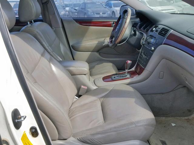 JTHBF30G620040798 - 2002 LEXUS ES 300 WHITE photo 5