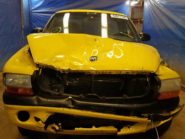 1B7FL26X4XS201478 - 1999 DODGE DAKOTA YELLOW photo 9