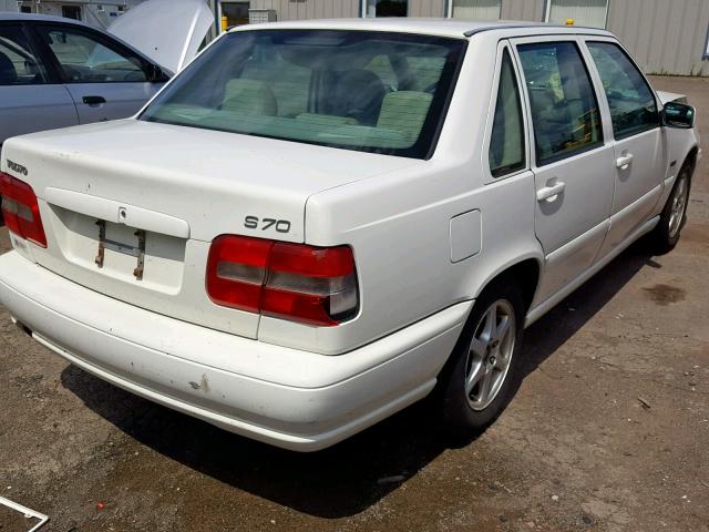 YV1LS5579W1517482 - 1998 VOLVO S70 WHITE photo 4