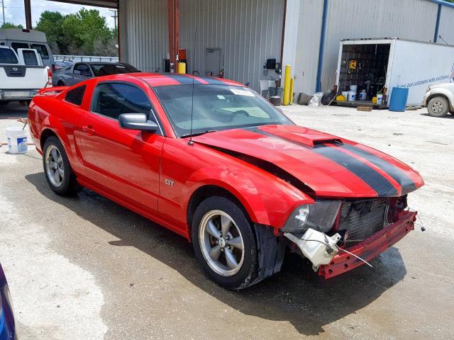 1ZVFT82H965114686 - 2006 FORD MUSTANG GT RED photo 1