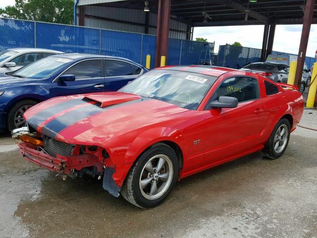 1ZVFT82H965114686 - 2006 FORD MUSTANG GT RED photo 2