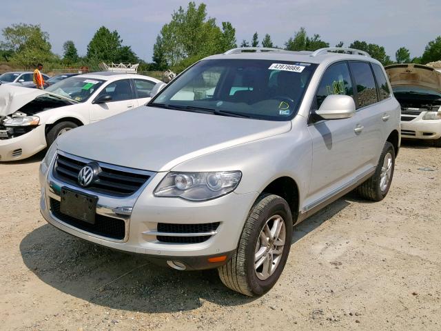 WVGBE77L78D003142 - 2008 VOLKSWAGEN TOUAREG 2 SILVER photo 2