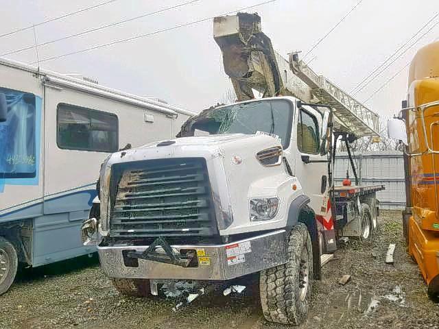 1FVHG5FE1JHKA5828 - 2018 FREIGHTLINER 108SD WHITE photo 2