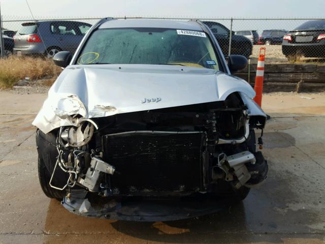 1J4NT4FB8AD617597 - 2010 JEEP COMPASS SP 银色 照片 9