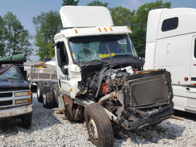 1FUJGEBG6ELFM3376 - 2014 FREIGHTLINER CASCADIA 1 WHITE photo 1