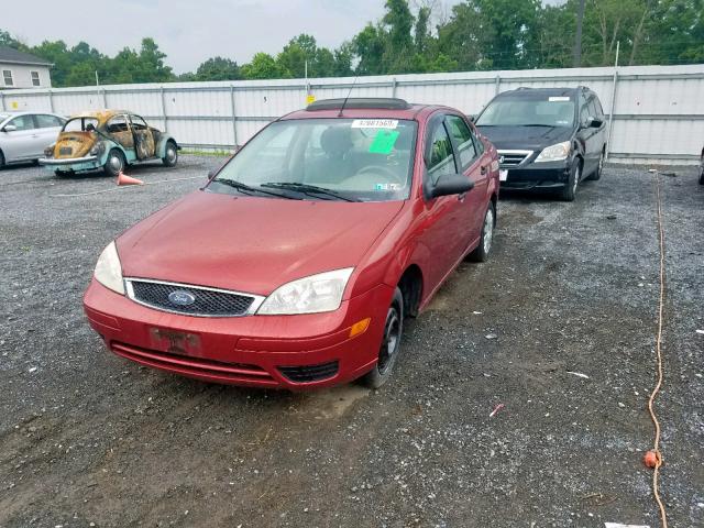 1FAFP34N95W112917 - 2005 FORD FOCUS ZX4 RED photo 2