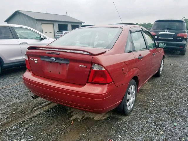 1FAFP34N95W112917 - 2005 FORD FOCUS ZX4 RED photo 4