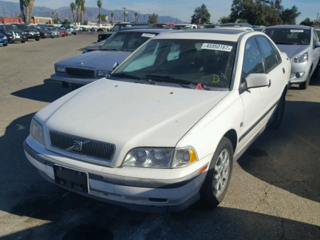 YV1VS2554YF573373 - 2000 VOLVO S40 WHITE photo 2