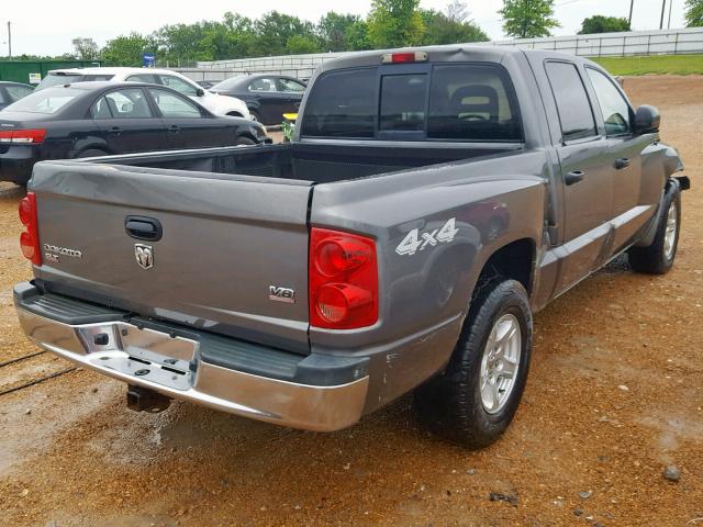 1D7HW48NX5S253918 - 2005 DODGE DAKOTA QUA GRAY photo 4