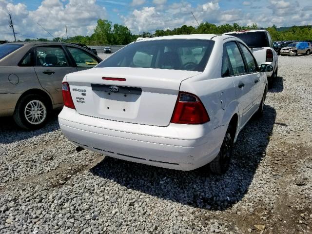 1FAFP34N47W182683 - 2007 FORD FOCUS ZX4 WHITE photo 4