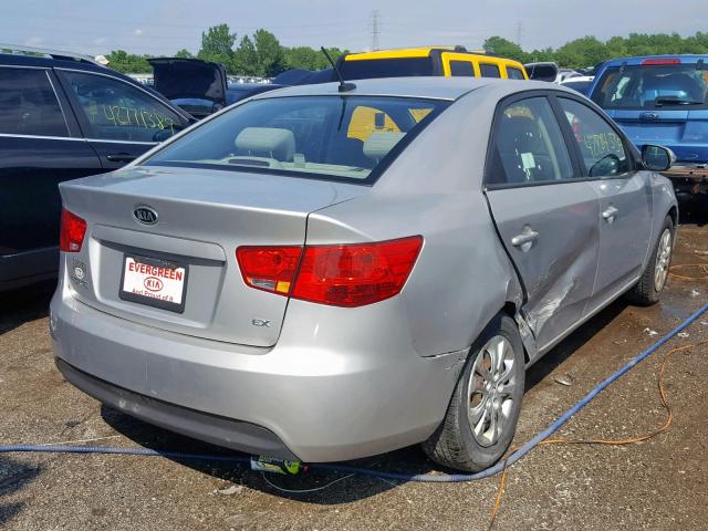 KNAFU4A27A5862414 - 2010 KIA FORTE EX WHITE photo 4