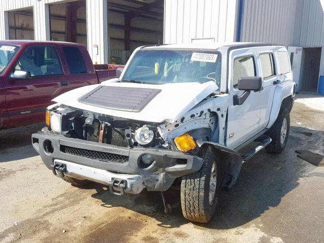 5GTEN13E388102001 - 2008 HUMMER H3 WHITE photo 2