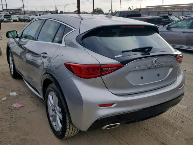 SJKCH5CP5HA039147 - 2017 INFINITI QX30 BASE GRAY photo 3