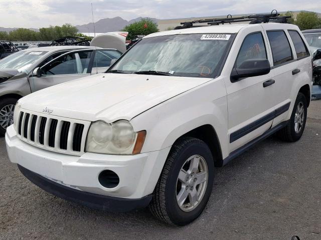 1J4GR48K45C568043 - 2005 JEEP GRAND CHER WHITE photo 2