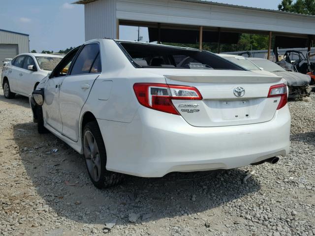 4T1BF1FK7CU619077 - 2012 TOYOTA CAMRY BASE WHITE photo 3