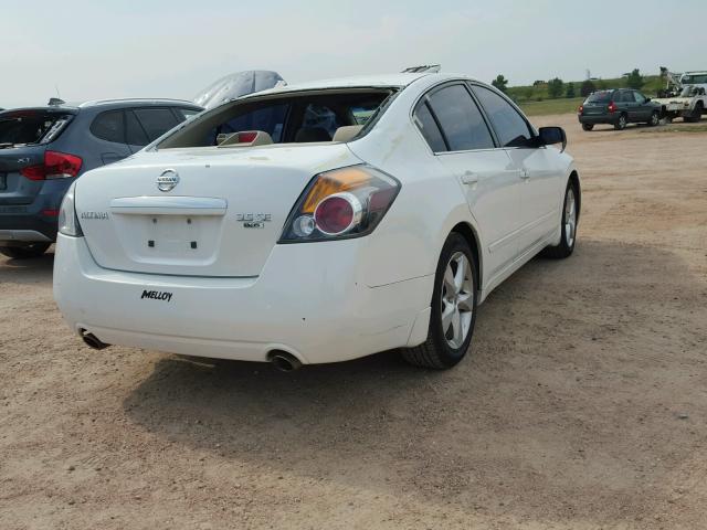 1N4BL21E68N472388 - 2008 NISSAN ALTIMA 3.5 WHITE photo 4