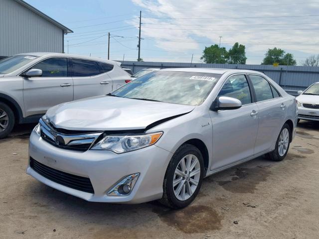 4T1BD1FK3CU037774 - 2012 TOYOTA CAMRY HYBR SILVER photo 2