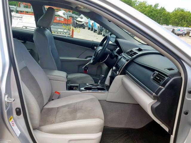 4T1BD1FK3CU037774 - 2012 TOYOTA CAMRY HYBR SILVER photo 5