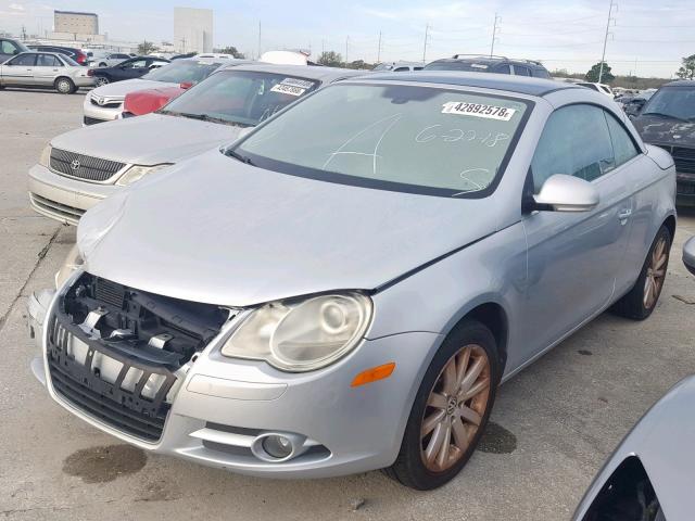 WVWFA71F77V007222 - 2007 VOLKSWAGEN EOS 2.0T L SILVER photo 2