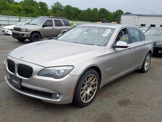 WBAKC8C59BC432316 - 2010 BMW 7 SERIES ნაცრისფერი ფოტო 2