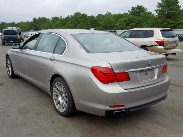 WBAKC8C59BC432316 - 2010 BMW 7 SERIES GRAY photo 3