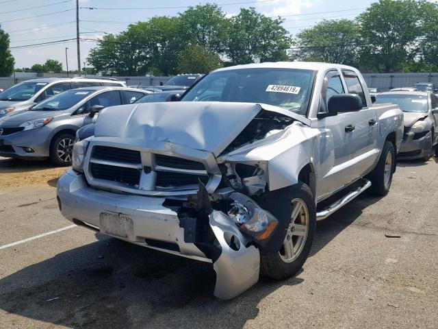 1D7HE48PX7S259192 - 2007 DODGE DAKOTA QUA SILVER photo 2