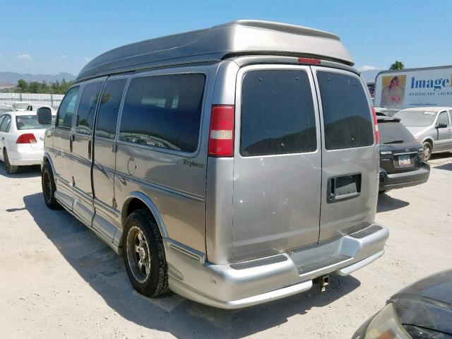 1GDFG15T331121517 - 2003 GMC SAVANA RV SILVER photo 3