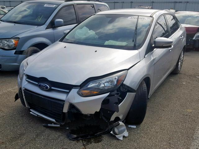 1FAHP3J24CL445091 - 2012 FORD FOCUS TITA SILVER photo 2