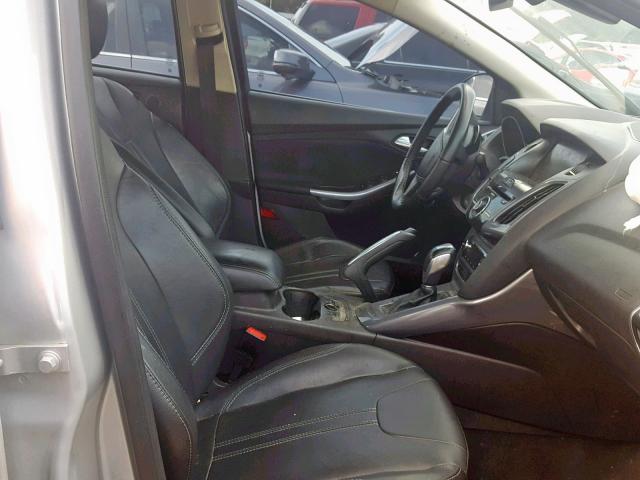 1FAHP3J24CL445091 - 2012 FORD FOCUS TITA SILVER photo 5