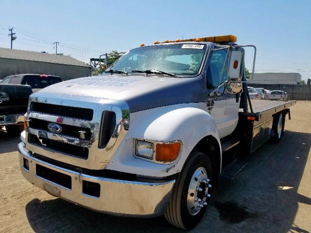 3FRNF65F75V113921 - 2005 FORD F650 SUPER WHITE photo 2