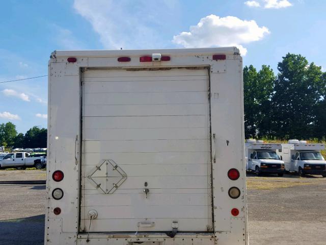 4UZA4FF4XVC792469 - 1997 FREIGHTLINER CHASSIS M WHITE photo 9