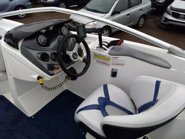 CEC19005J405 - 2000 HONDA MARINE LOT WHITE photo 5