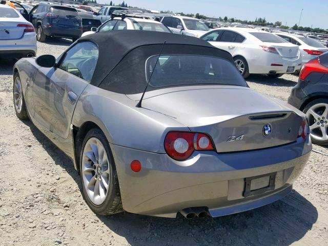 4USBT33505LS57538 - 2005 BMW Z4 2.5 SILVER photo 3