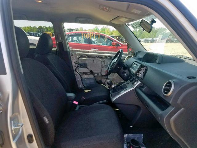 JTLKE50E381023883 - 2008 TOYOTA SCION XB SILVER photo 5