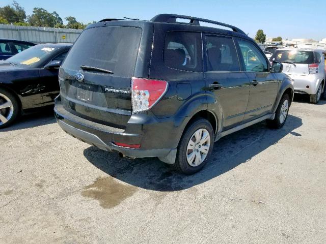 JF2SH62699H723366 - 2009 SUBARU FORESTER X BLACK photo 4