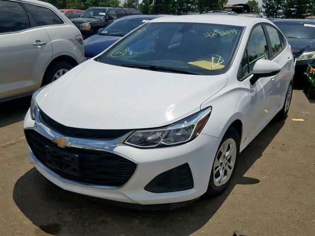 1G1BJ5SM1K7105166 - 2019 CHEVROLET CRUZE WHITE photo 2