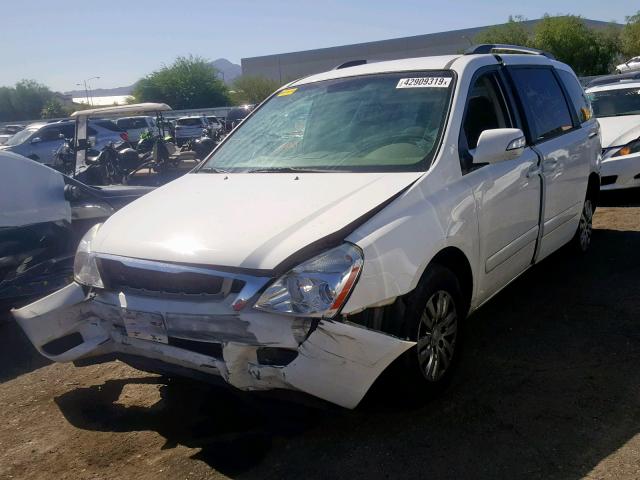 KNDMG4C72C6489841 - 2012 KIA SEDONA LX WHITE photo 2