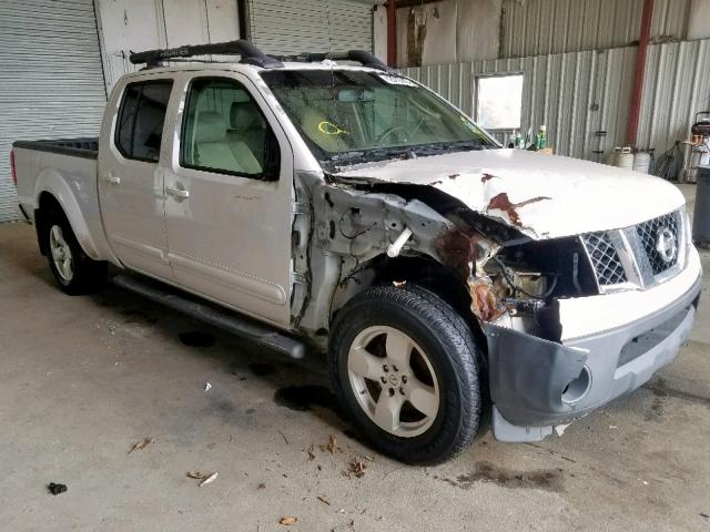 1N6AD09U47C404357 - 2007 NISSAN FRONTIER C WHITE photo 1