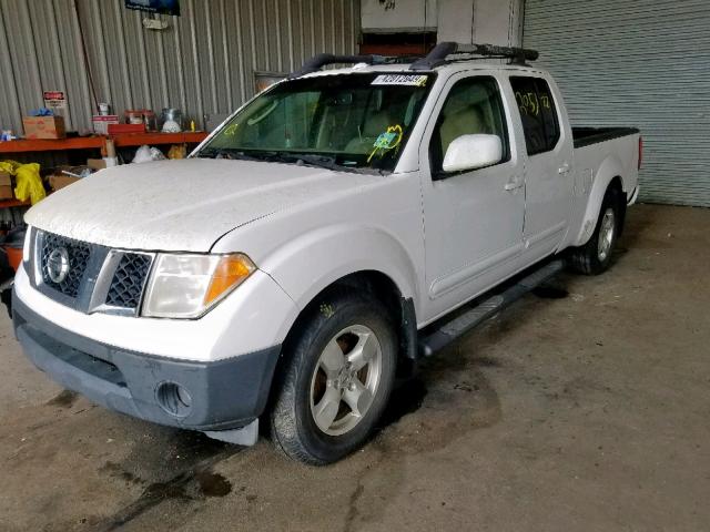 1N6AD09U47C404357 - 2007 NISSAN FRONTIER C WHITE photo 2