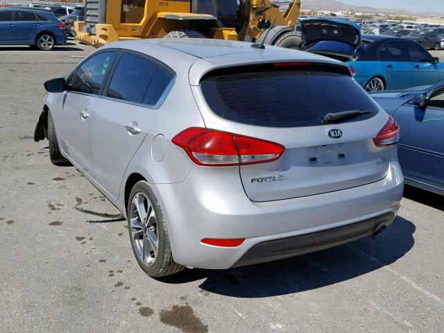 KNAFX5A8XG5617858 - 2016 KIA FORTE EX SILVER photo 3