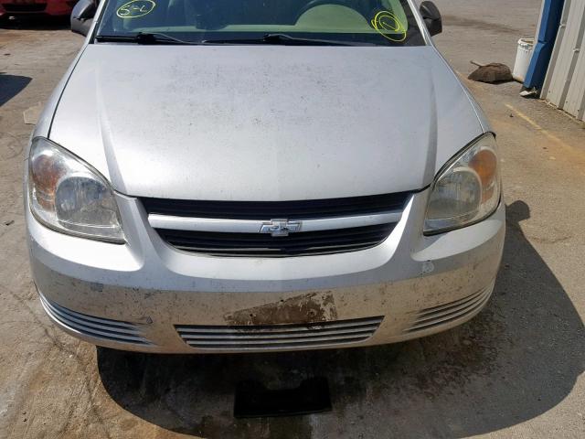 1G1AK52F957545117 - 2005 CHEVROLET COBALT GRAY photo 9